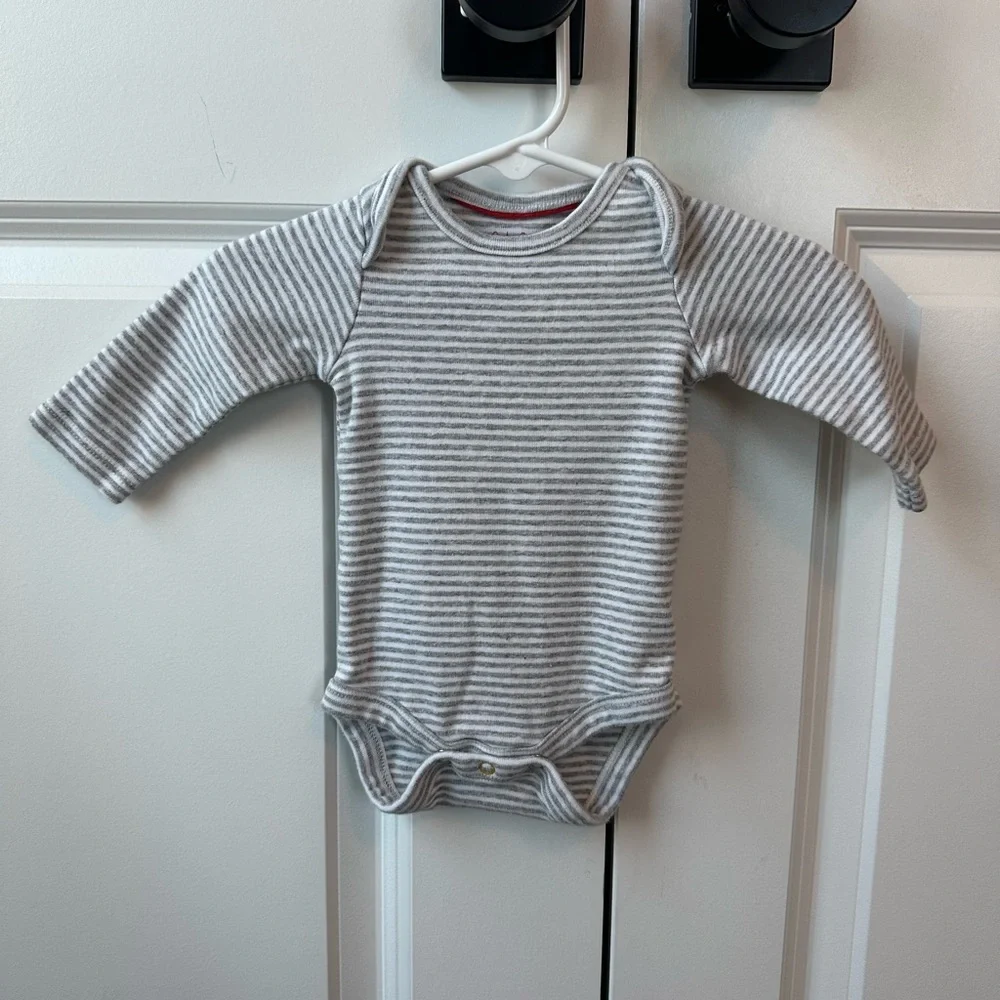 Baby Boden Gray and White Striped Onesie (Size 0-3 Months)
